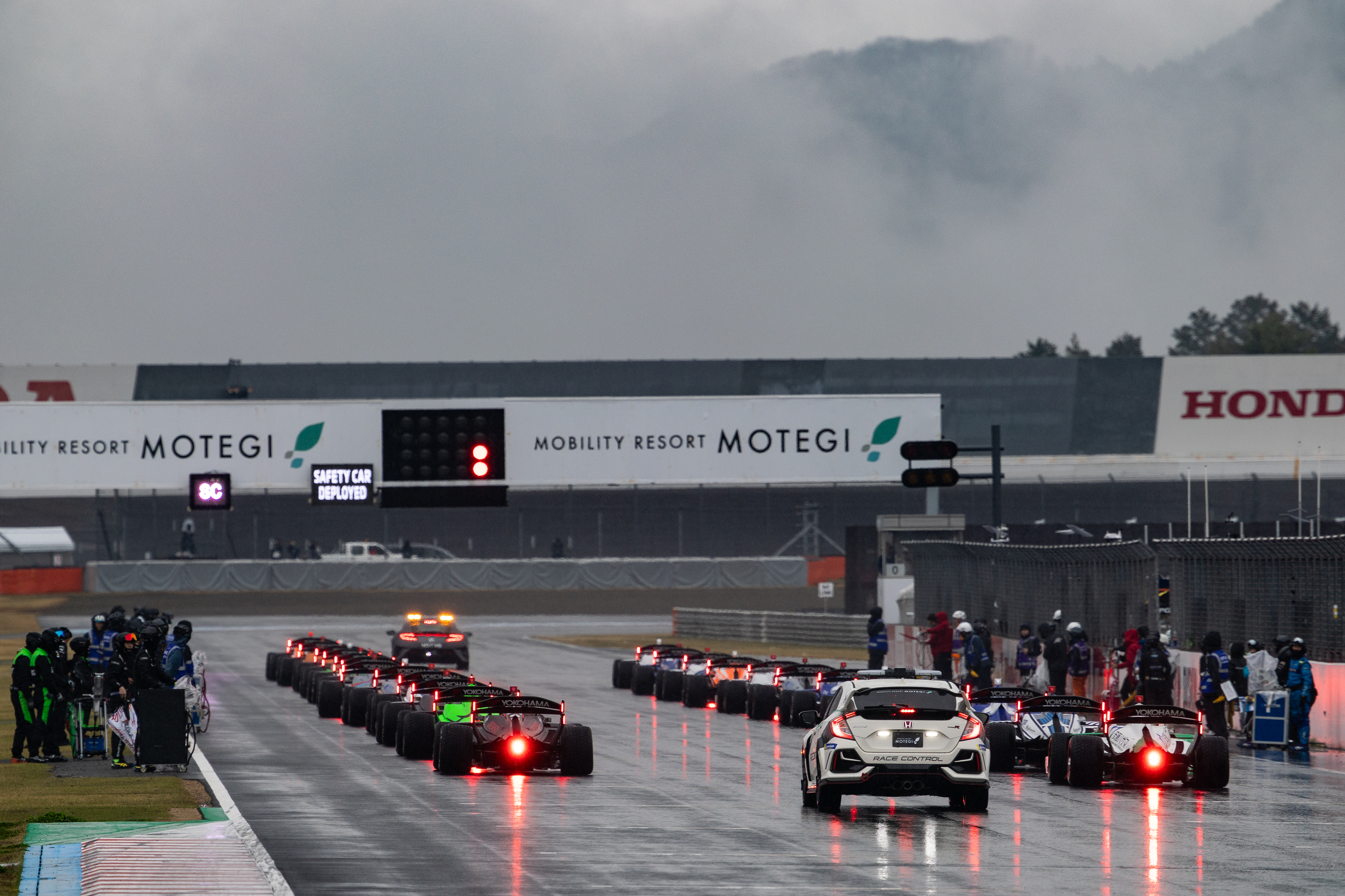 RACE — Round 1 画像2