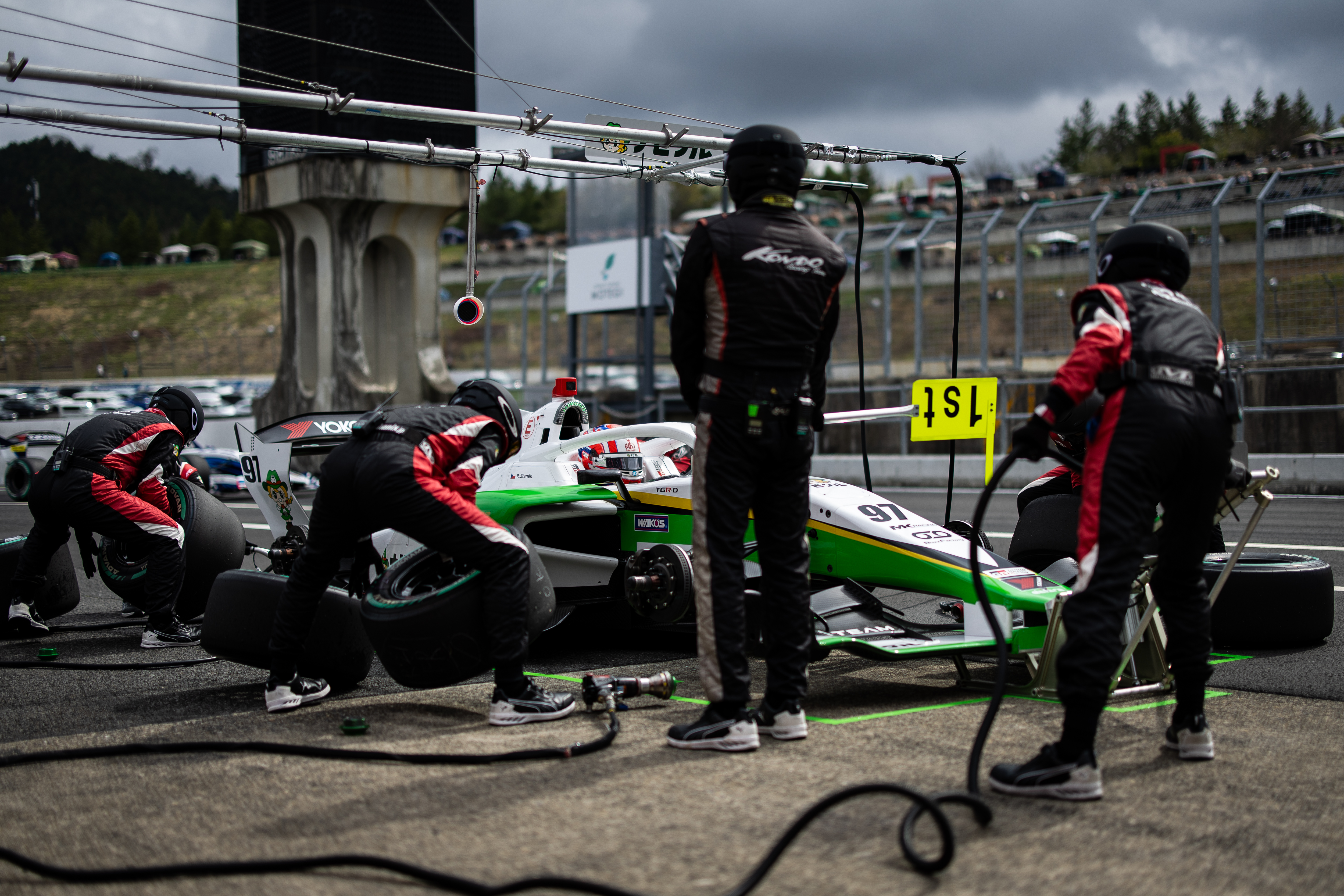 RACE — Round 2 画像4